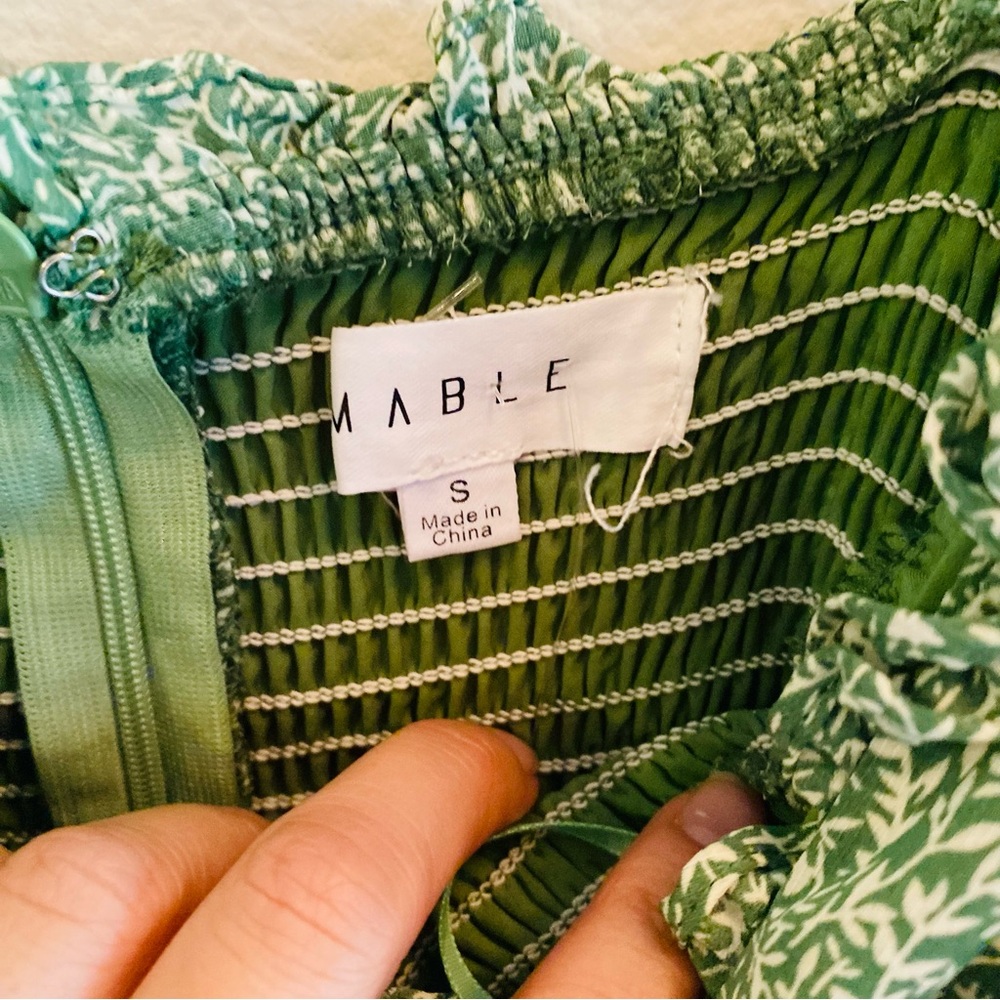 ⭐️ MABLE Green Floral Smocked Drop Waist Open Back Mini Dress - Picture 4 of 5